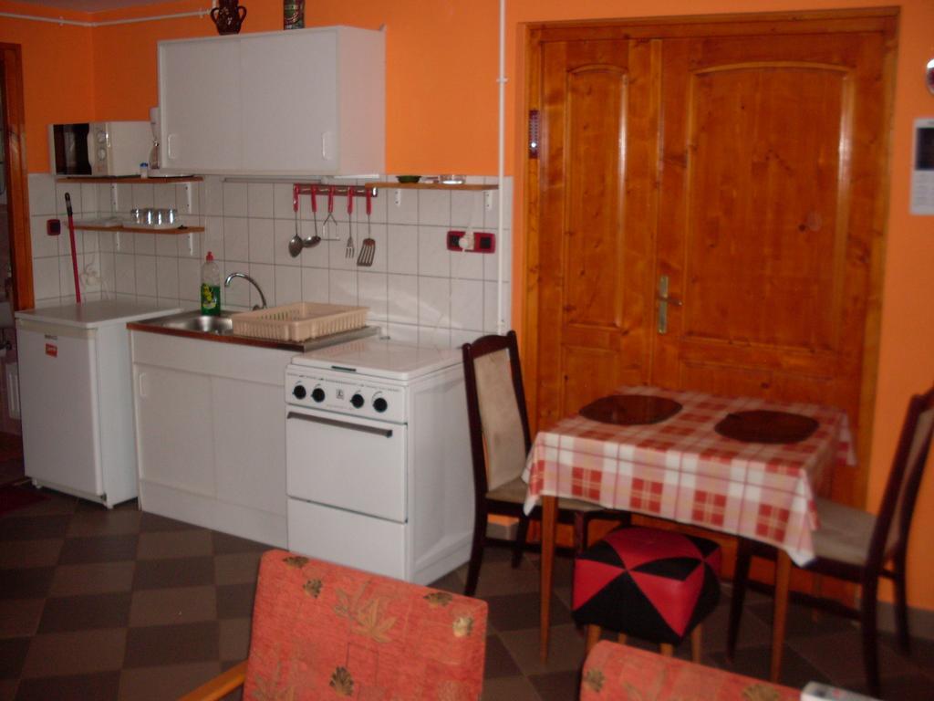 Lala Apartmanok Балатонбоглар Экстерьер фото