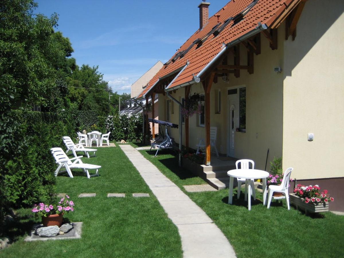 Lala Apartmanok Балатонбоглар Экстерьер фото