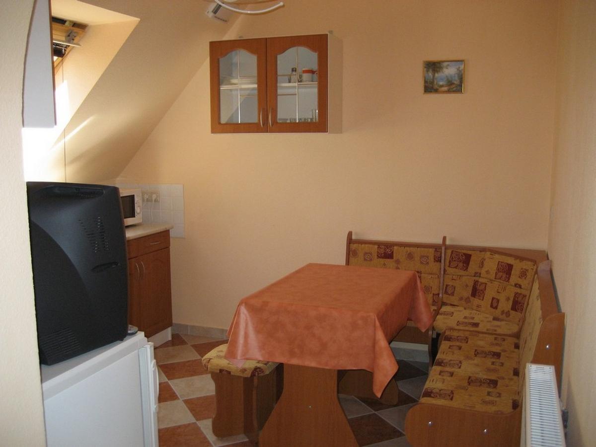 Lala Apartmanok Балатонбоглар Экстерьер фото